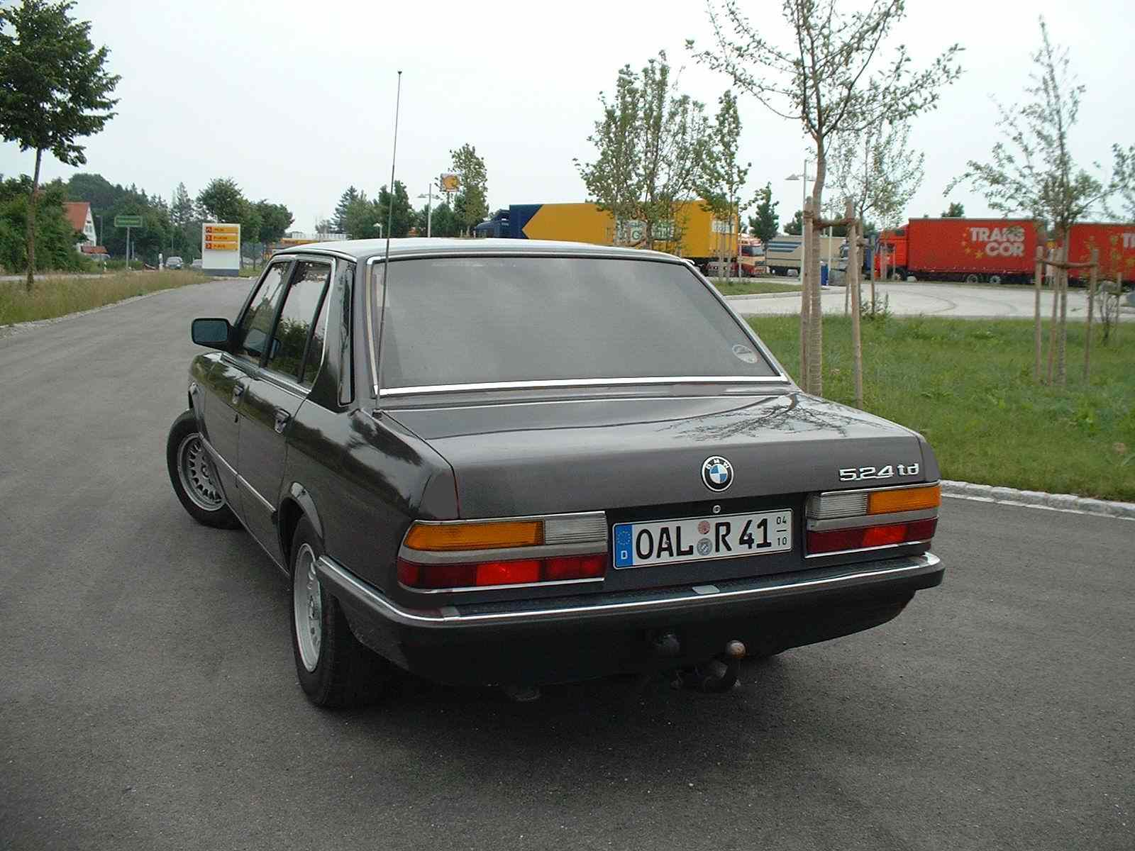BMW 524td: 5 фото