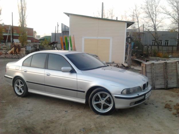 BMW 528: 9 фото