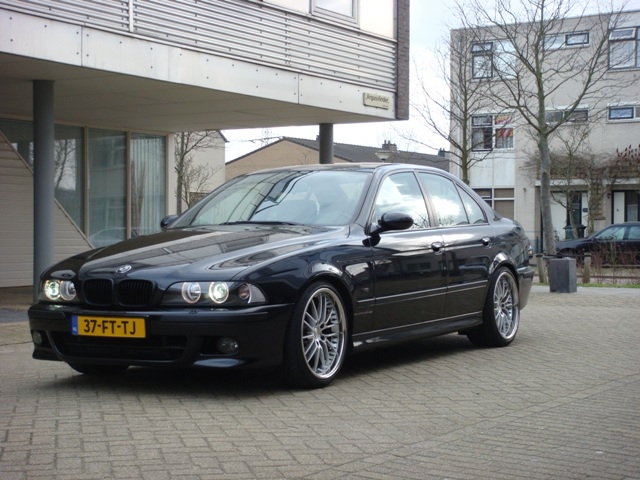 BMW 540i: 1 фото