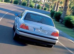 BMW 750iL: 4 фото