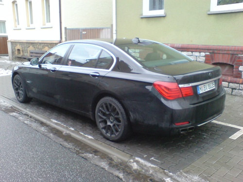 BMW 760i: 6 фото