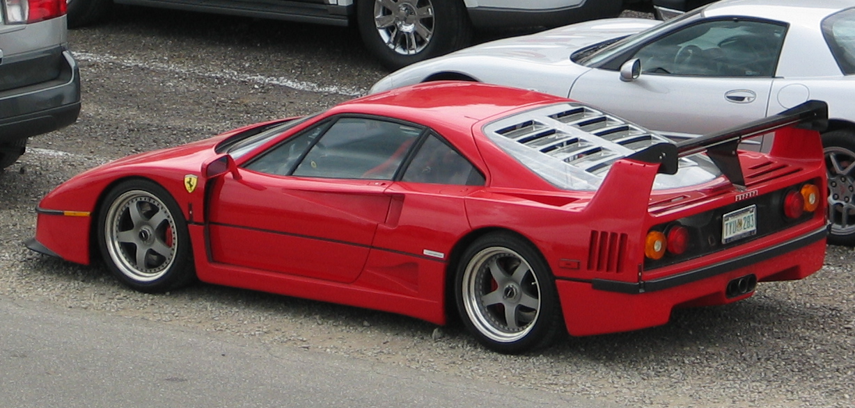 Ferrari F40: 2 фото