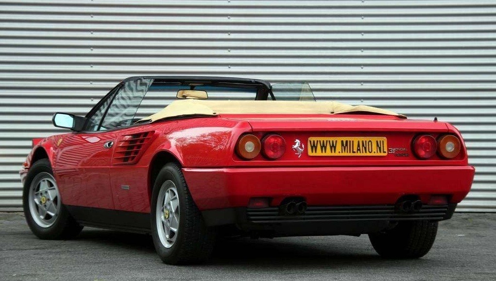 Ferrari Mondial: 11 фото