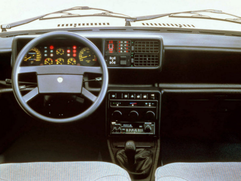 Lancia Prisma: 8 фото