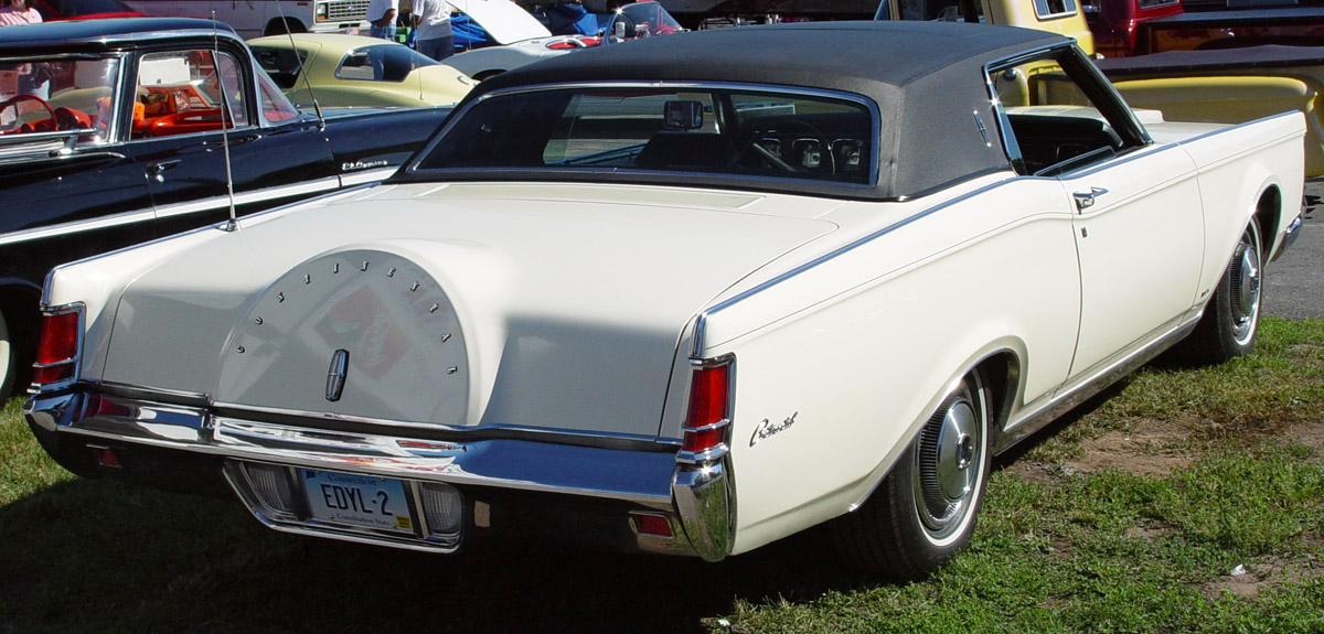 Lincoln Continental Mark III: 6 фото