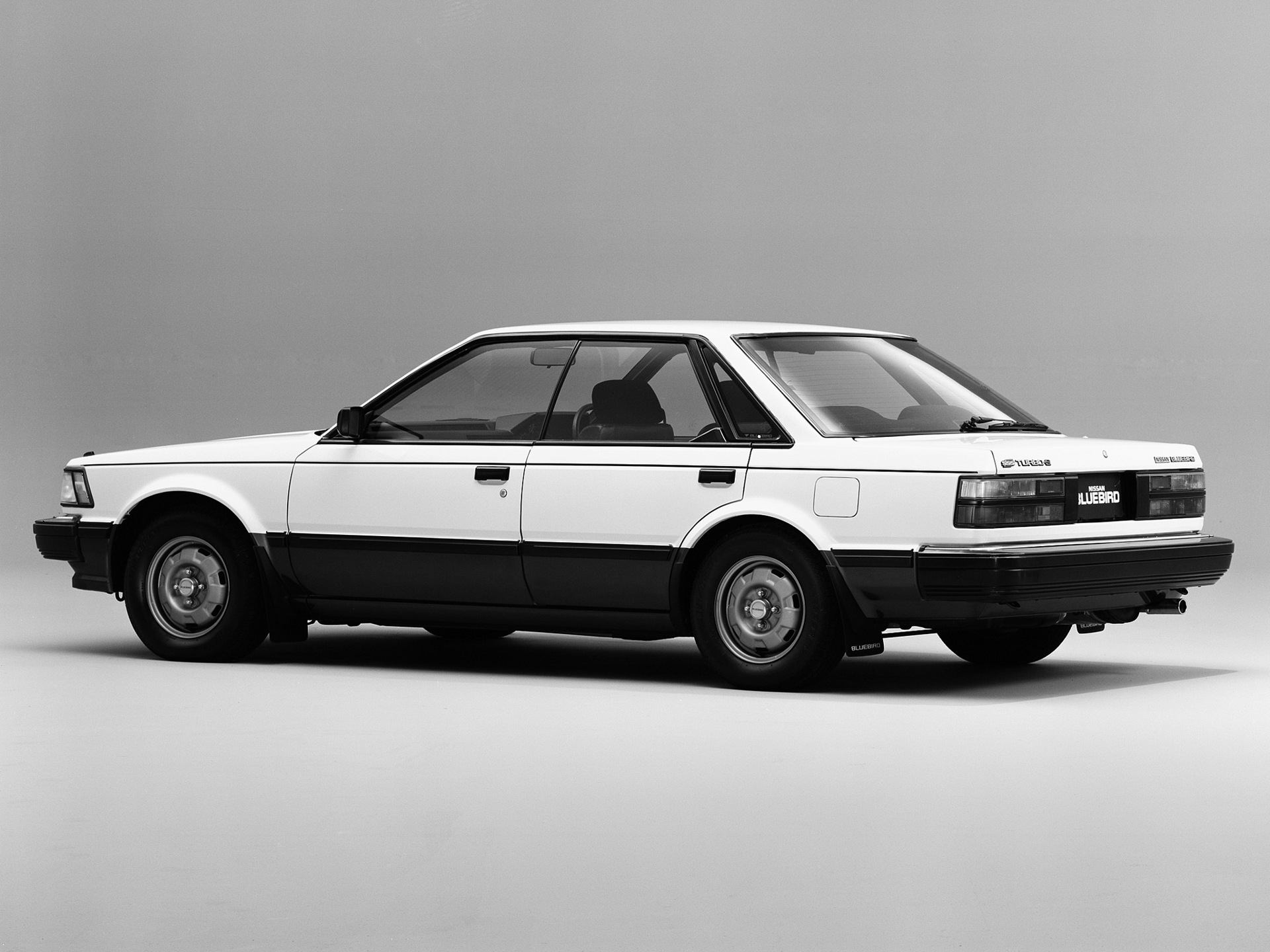 Nissan Auster: 11 фото