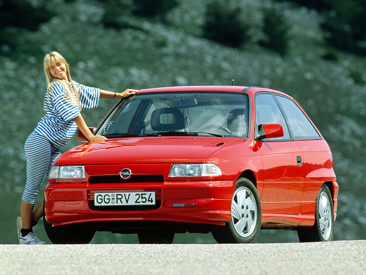 Opel Astra GSi: 4 фото