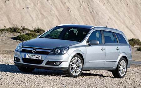 Opel Astra SW: 10 фото