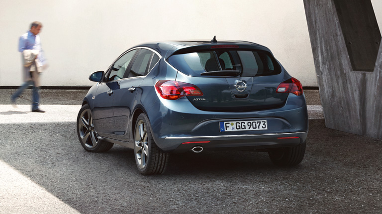 Opel Astra: 8 фото
