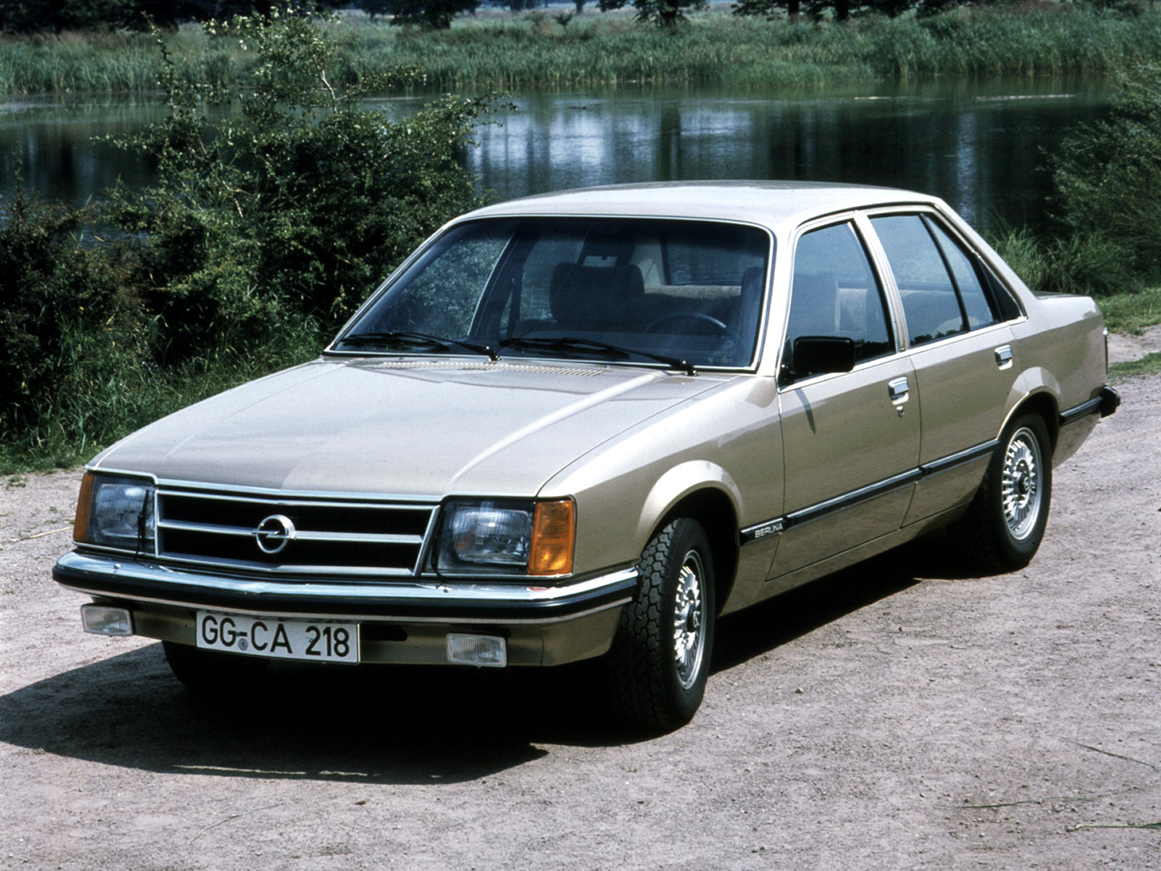 Opel Commodore: 4 фото