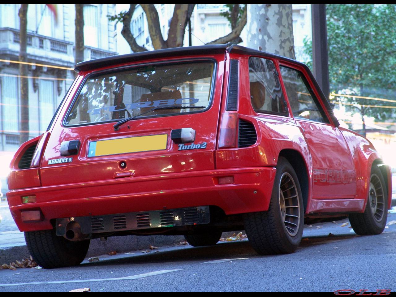 Renault 5 Turbo: 8 фото