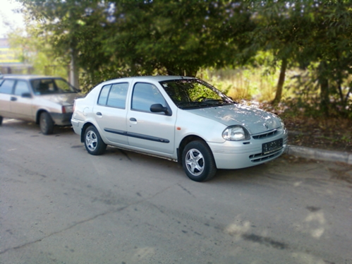 Renault Clio Symbol: 12 фото