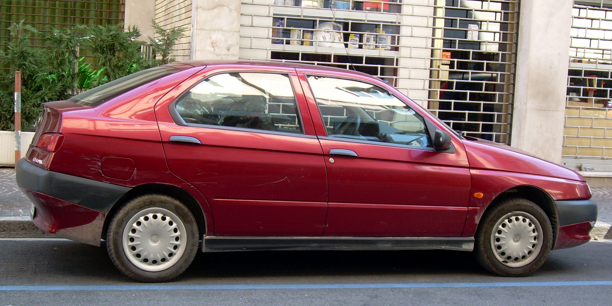 Alfa Romeo 146: 3 фото