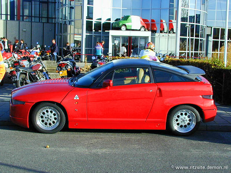 Alfa Romeo SZ: 8 фото