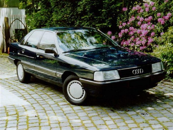 Audi 100 C3: 4 фото