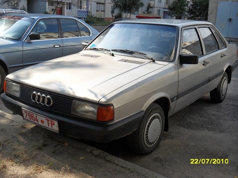 Audi 80 B2: 9 фото