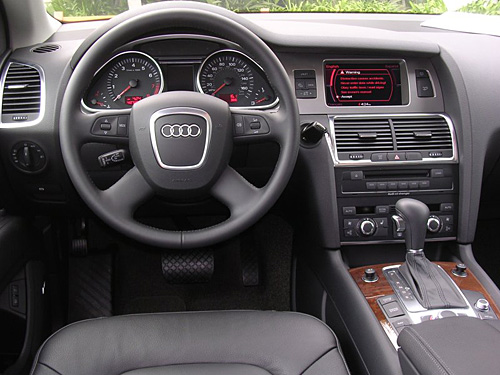 Audi Q7: 2 фото