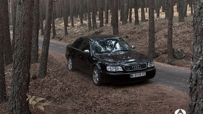 Audi S6 C4: 2 фото