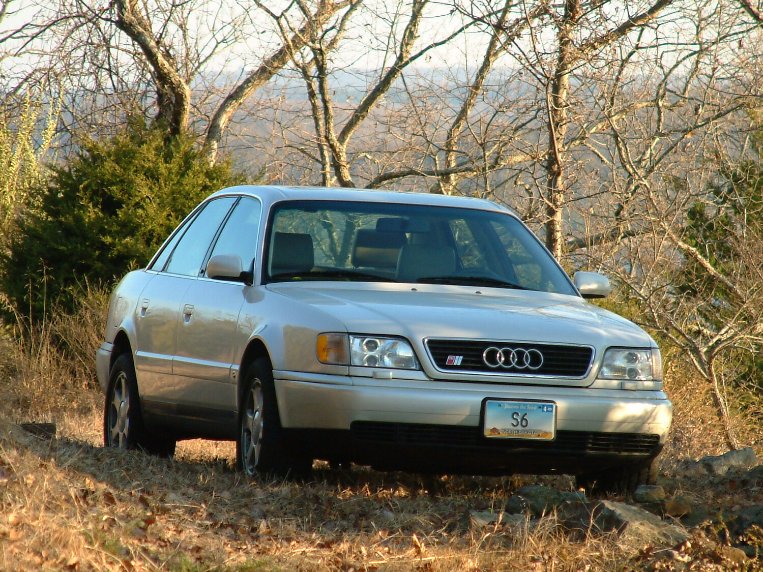 Audi S6 C4: 7 фото