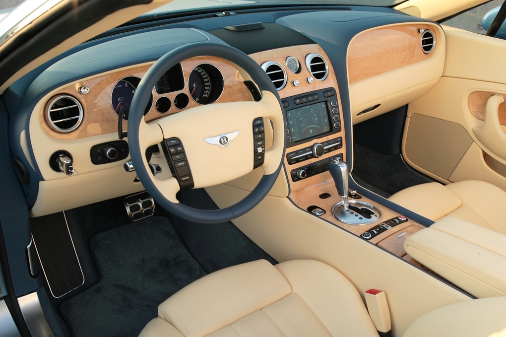 Bentley Continental GTC: 4 фото
