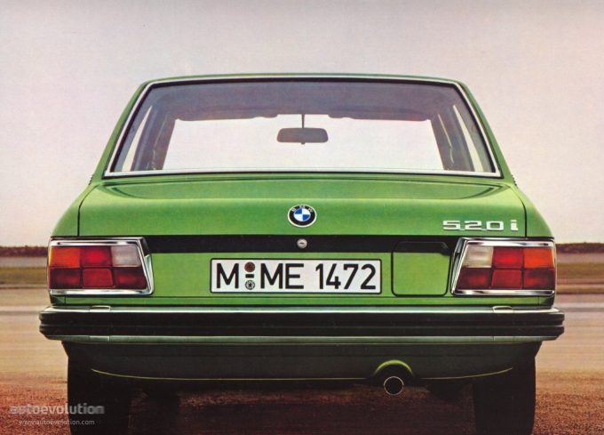 BMW 5-series E12: 4 фото