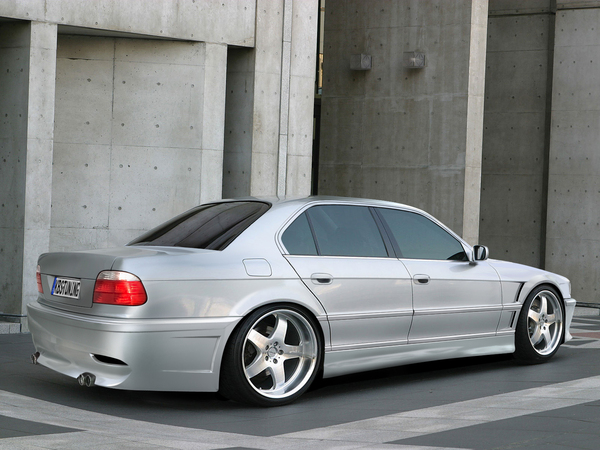 BMW 7-series E38: 5 фото