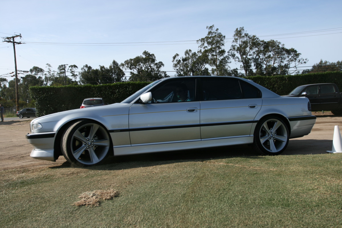 BMW 7-series E38: 9 фото