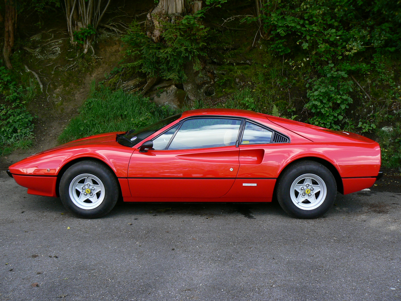 Ferrari 308: 2 фото