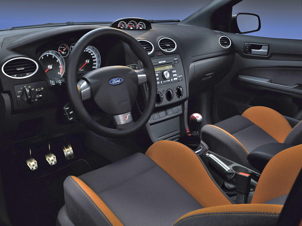 Ford Focus ST: 2 фото