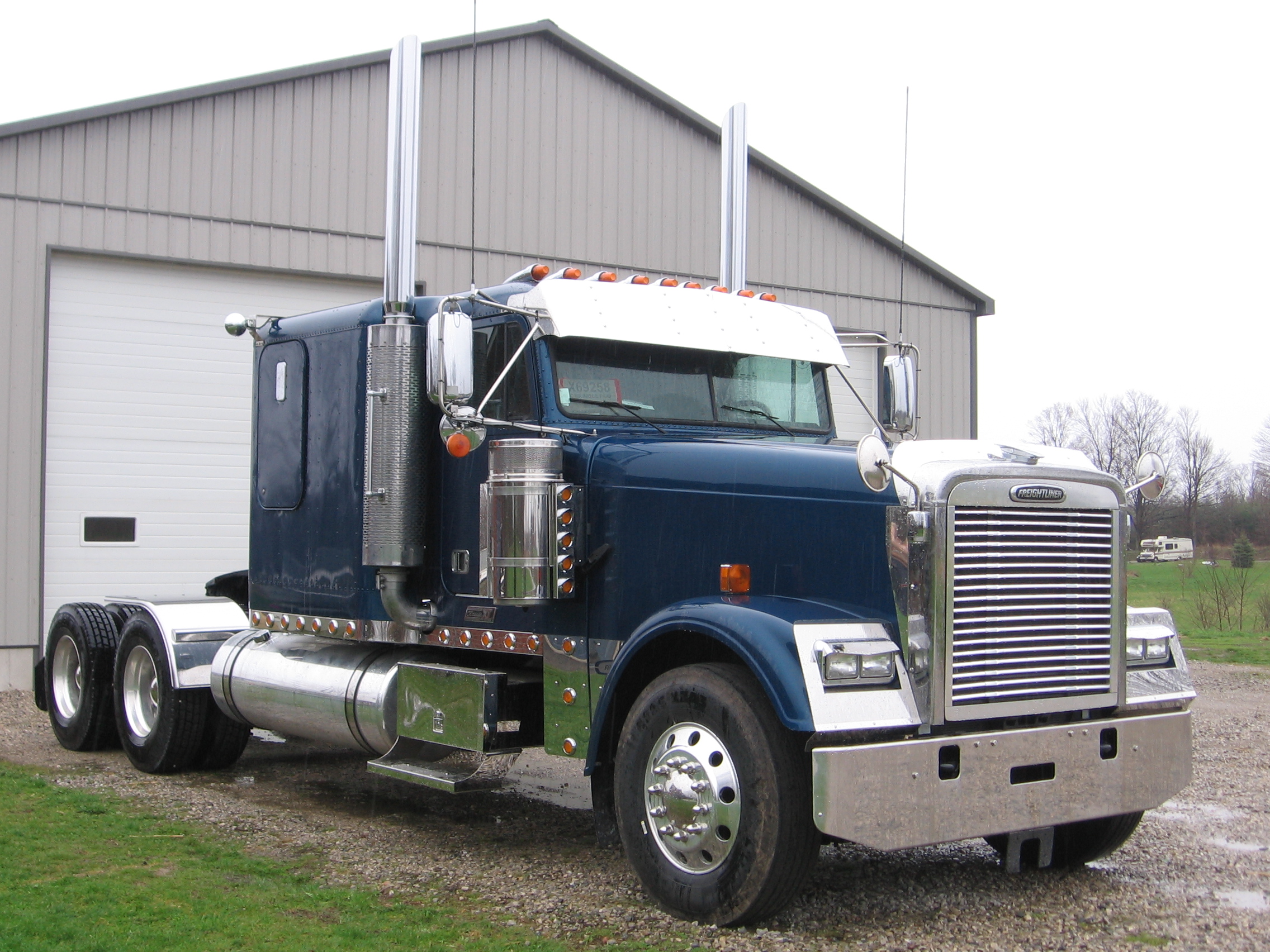 Freightliner Classic: 2 фото