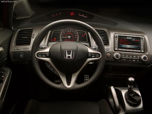 Honda Civic 4D: 6 фото