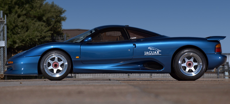Jaguar XJR: 7 фото