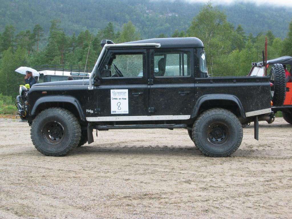 Land Rover Defender 110: 5 фото