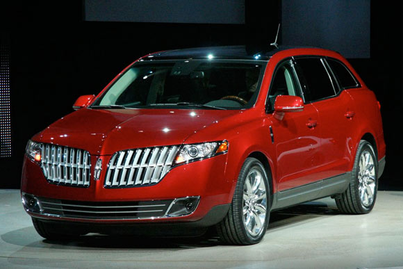 Lincoln MKT: 2 фото