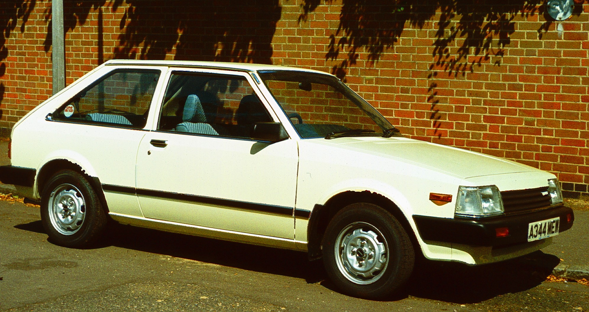 Mazda 323 BD: 8 фото