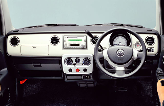 Mazda Spiano: 5 фото