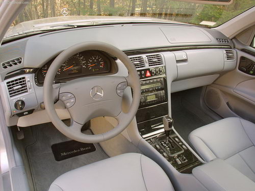 Mercedes E-class W210: 4 фото
