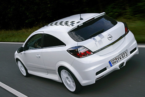 Opel Astra H OPC: 10 фото