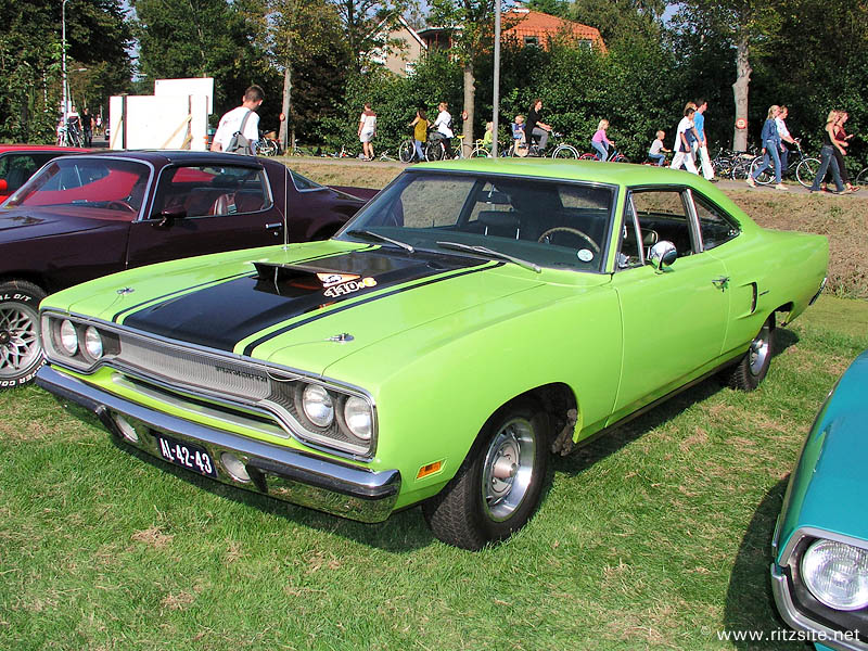 Plymouth Road Runner: 3 фото