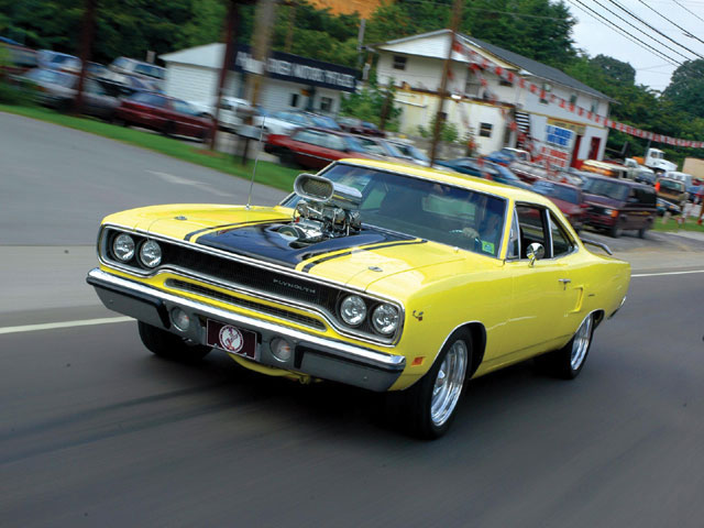 Plymouth Road Runner: 6 фото