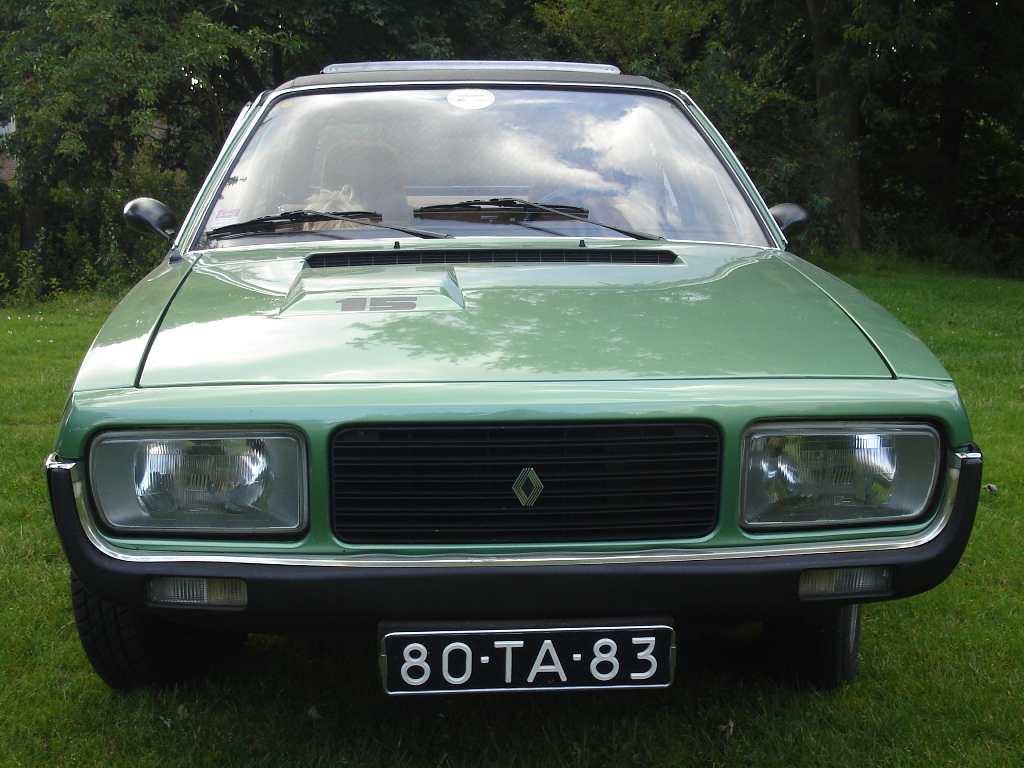 Renault 15: 6 фото