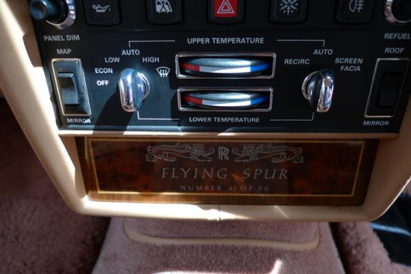 Rolls-Royce Flying Spur: 7 фото
