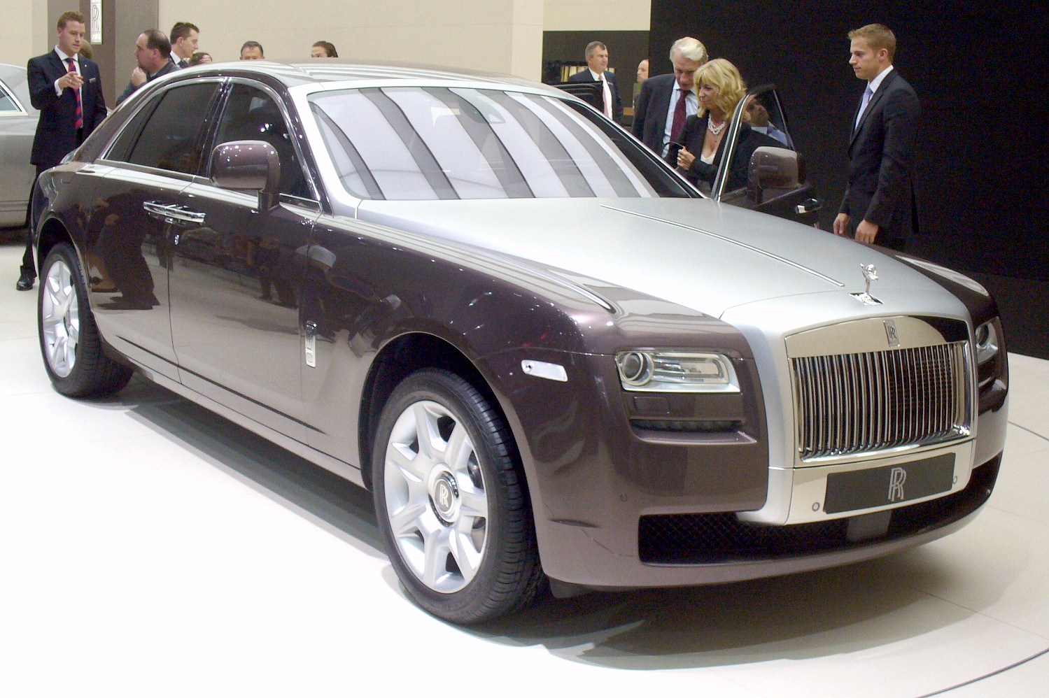 Rolls Royce Ghost: 5 фото