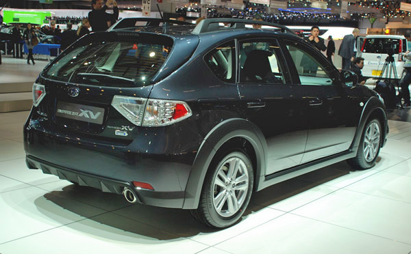 Subaru Impreza XV: 8 фото