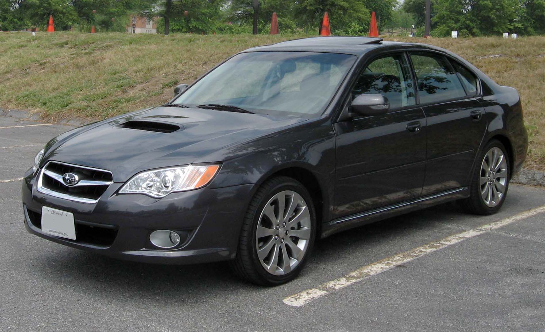 Subaru Legacy I: 9 фото