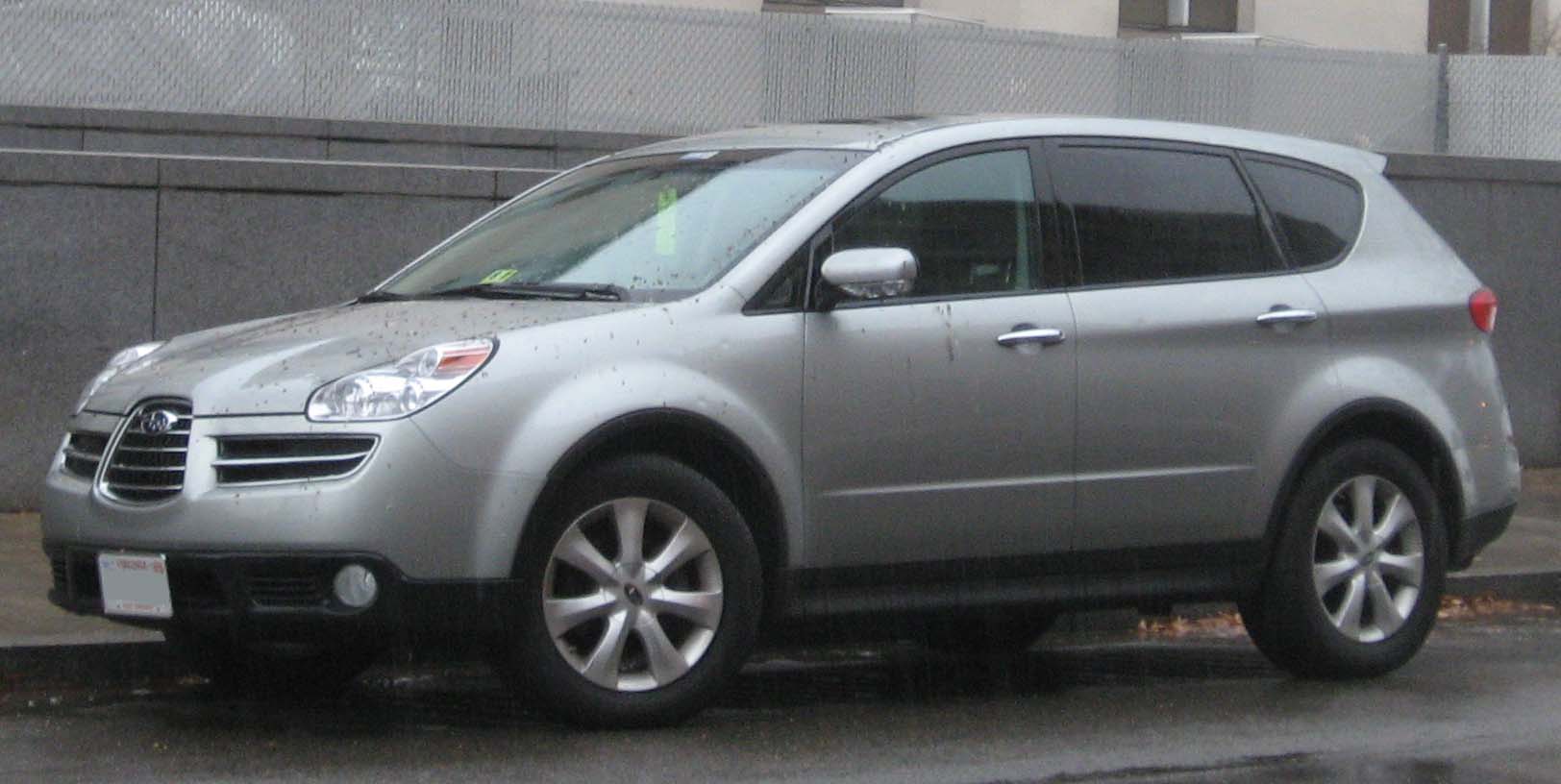 Subaru Tribeca B9: 8 фото