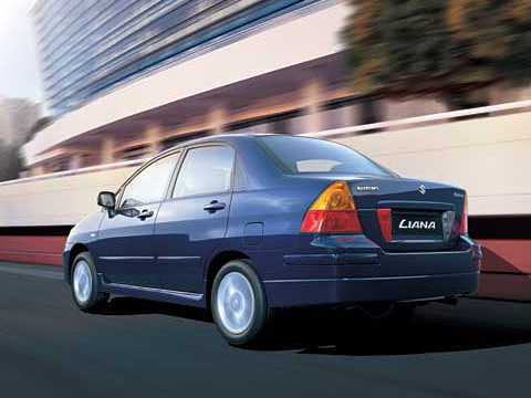Suzuki Liana Sedan: 8 фото