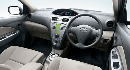 Toyota Belta: 4 фото
