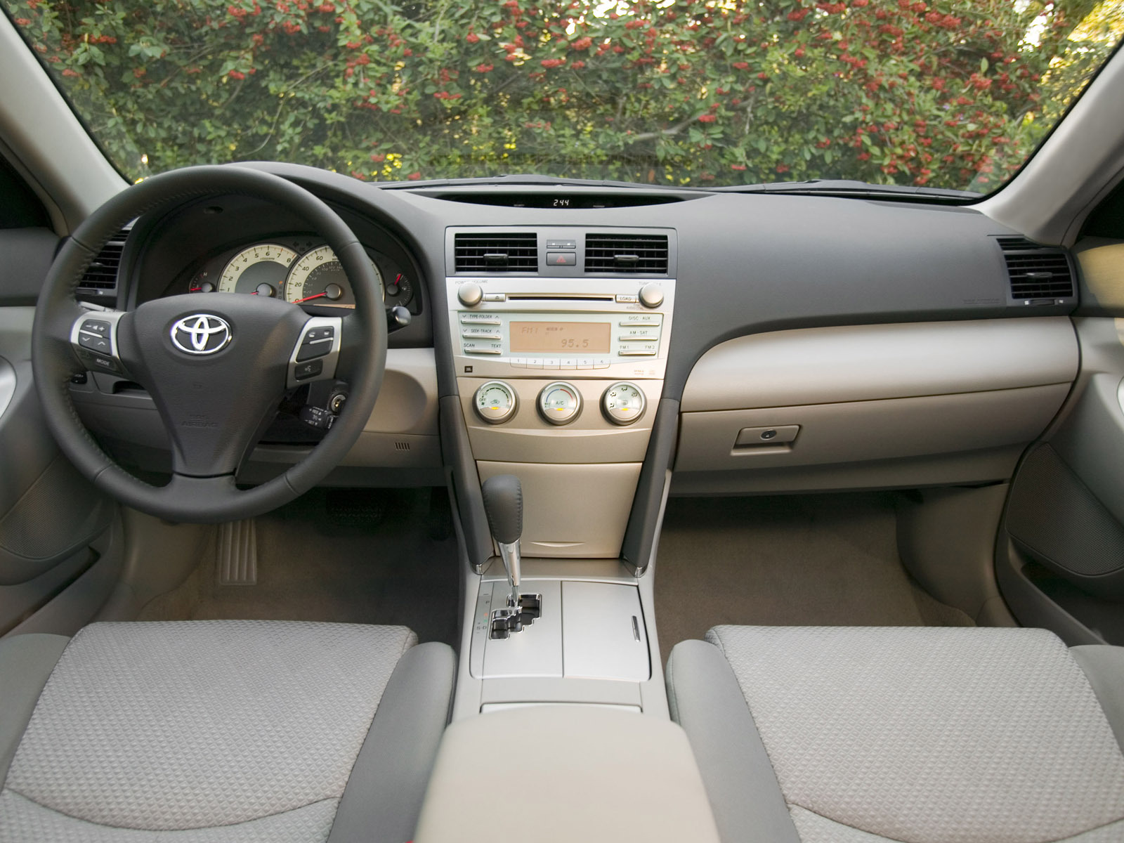 Toyota Camry IV: 7 фото