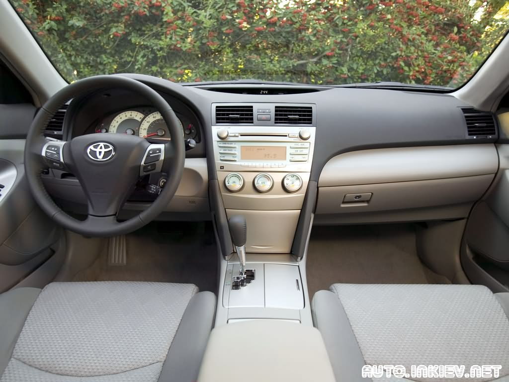 Toyota Camry: 9 фото